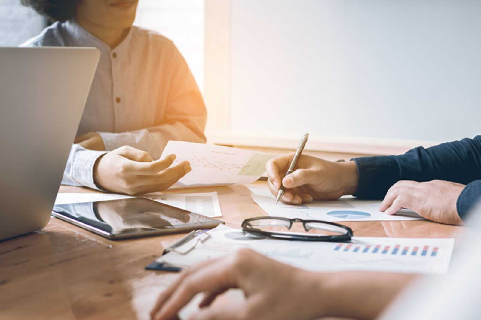 How Small Businesses Can Leverage User Generated Content IMG