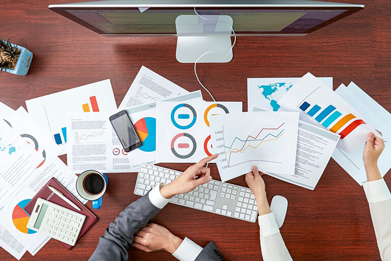 Blogging vs Pillar Pages Which Content Strategy Works Best IMG